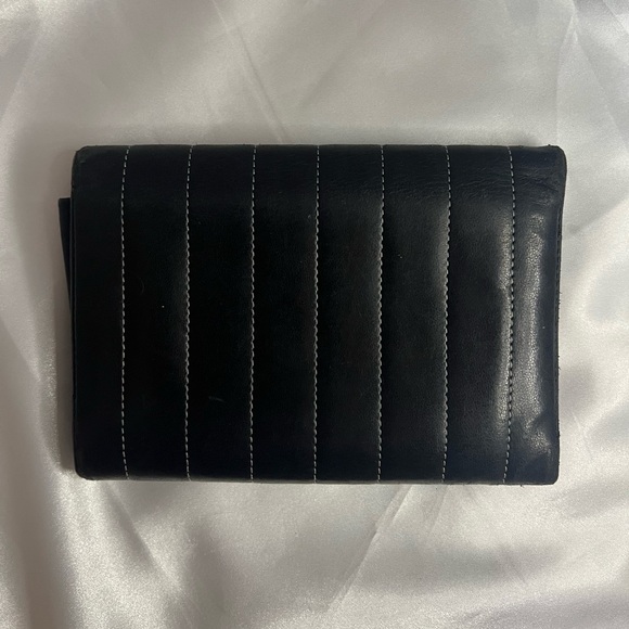 2005 Chanel Quilted Lambskin Bifold Wallet - Picture 2 of 9